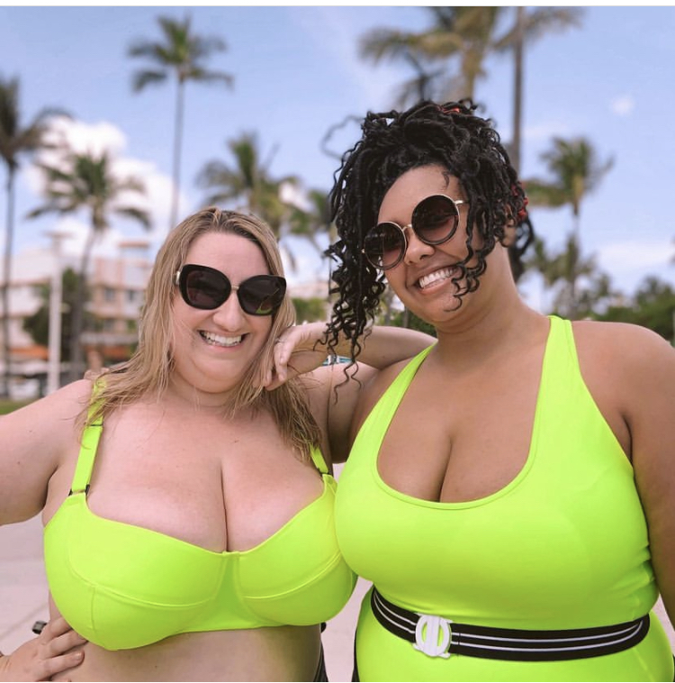 10 plus size sexy swimsuits that are flattering for different body types