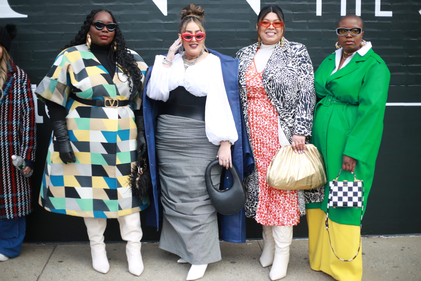 Plus size women in front of New York Fashion Week
Photo credit: Tip.Raw
