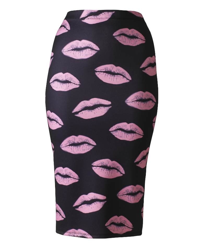 TREND TO TRY: LIP PRINTS IN PLUS SIZE