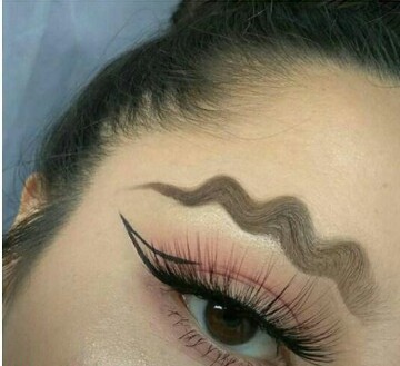 Squiggly brows trend