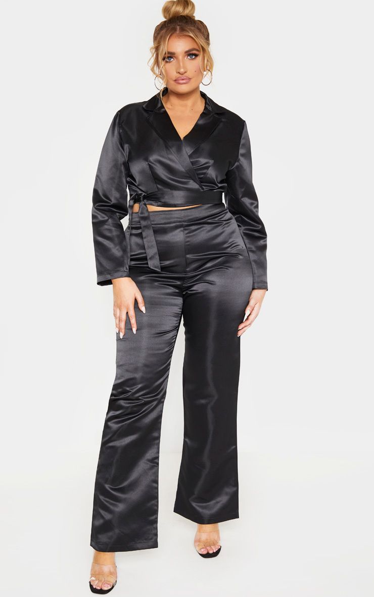 A Holiday Plus Size Pant Suit That Will Turn Heads