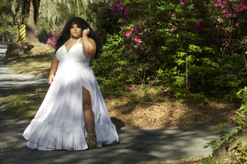 Plus Size Designer Courtney Noelle’s Spring Collection Is A Cross Between Southern Belle & Chic New Yorker