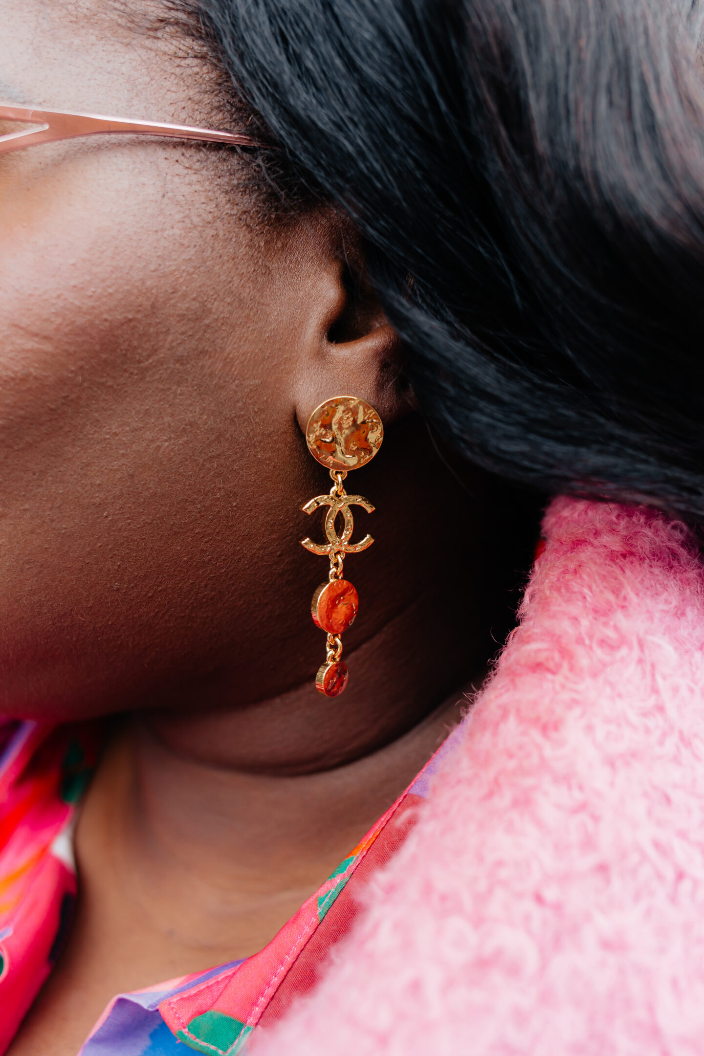 chanel pendant earrings in gold metal